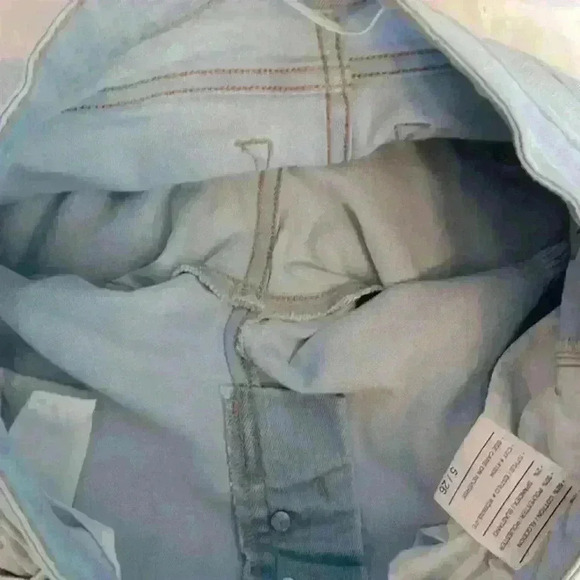 Kancan Mid-Rise Petite Flare Lightwash Lightly Distressed Button-Fly Petite Sz 5 - Picture 12 of 13